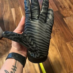 Kids Nike Alpha left‎ hand batting glove guc (0917)